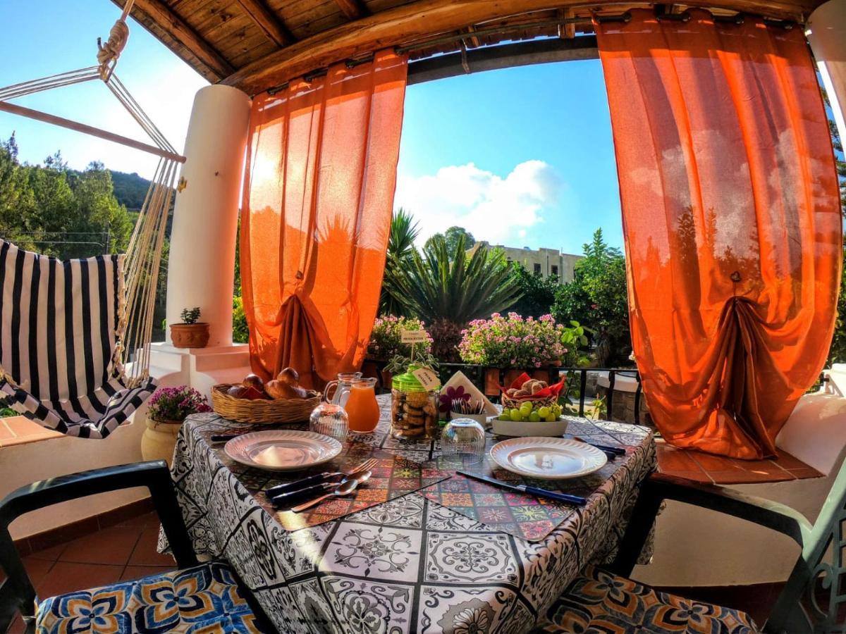 ליפארי Lauricella Bed And Breakfast מראה חיצוני תמונה