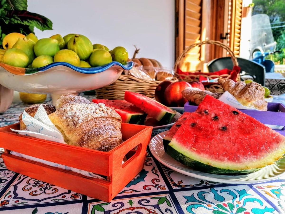ליפארי Lauricella Bed And Breakfast מראה חיצוני תמונה