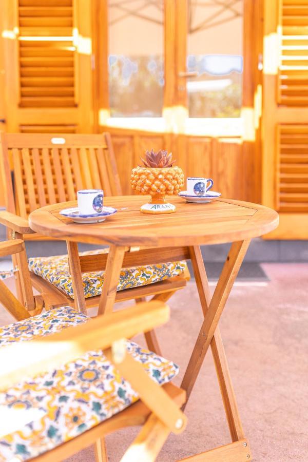 ליפארי Lauricella Bed And Breakfast מראה חיצוני תמונה