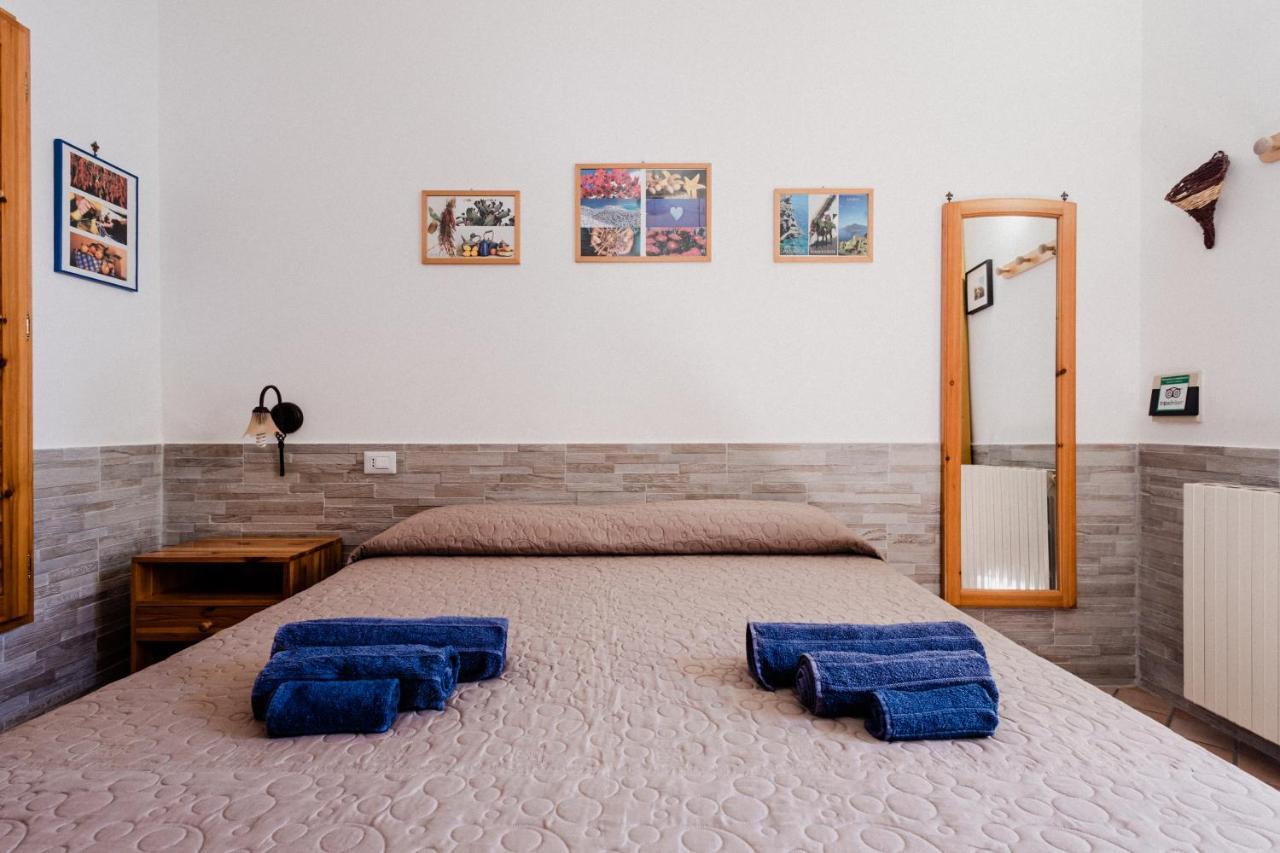 ליפארי Lauricella Bed And Breakfast מראה חיצוני תמונה